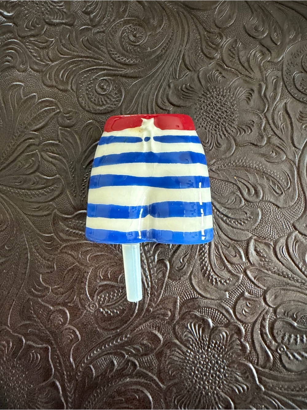 Nora Fleming mini A184 retired “Jump in”.
